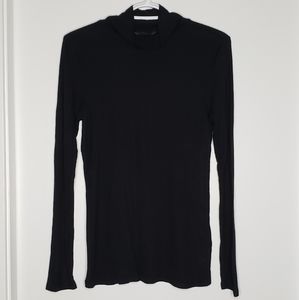 Cable & Gauge Turtleneck Long Sleeve